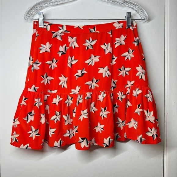 Joie 100% Silk Red Cream Grey Black Floral Mini Ruffle Hem Lightweight Skirt XS - Picture 7 of 12